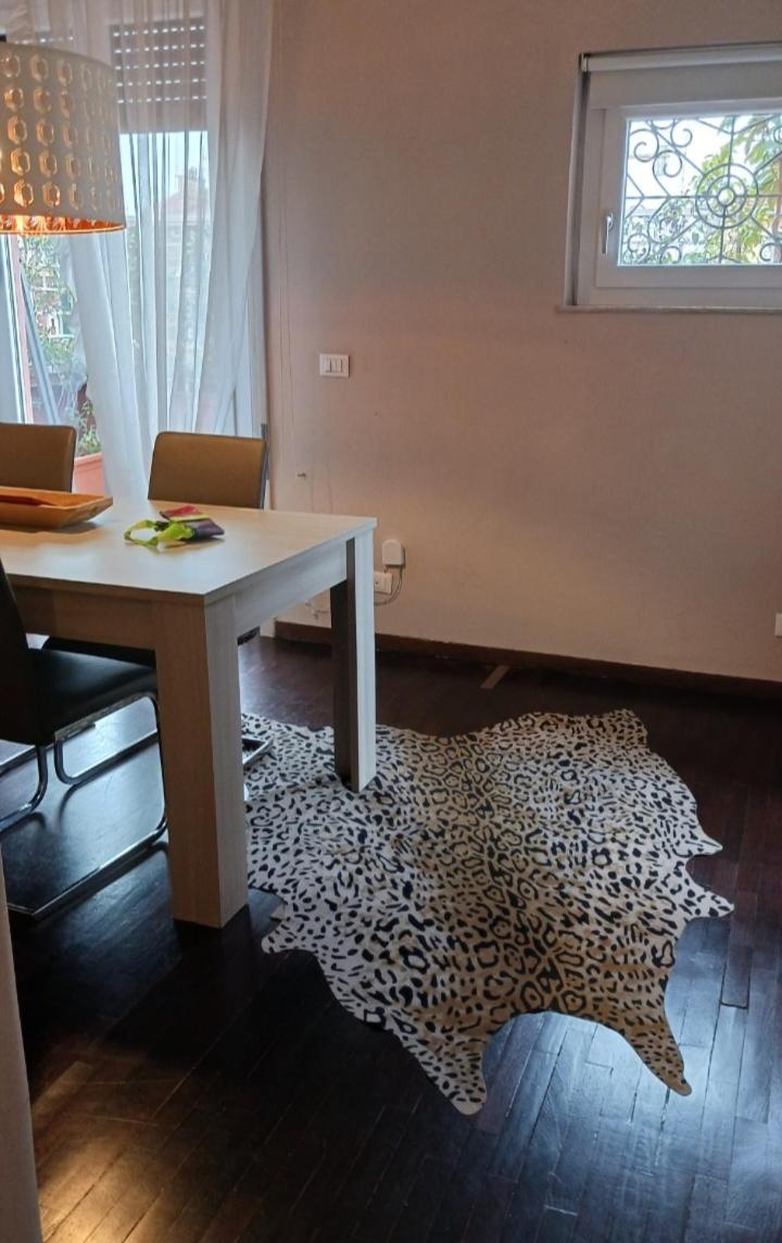 Appartamento Attico Pavia vicino Policlinico Roma Esterno foto